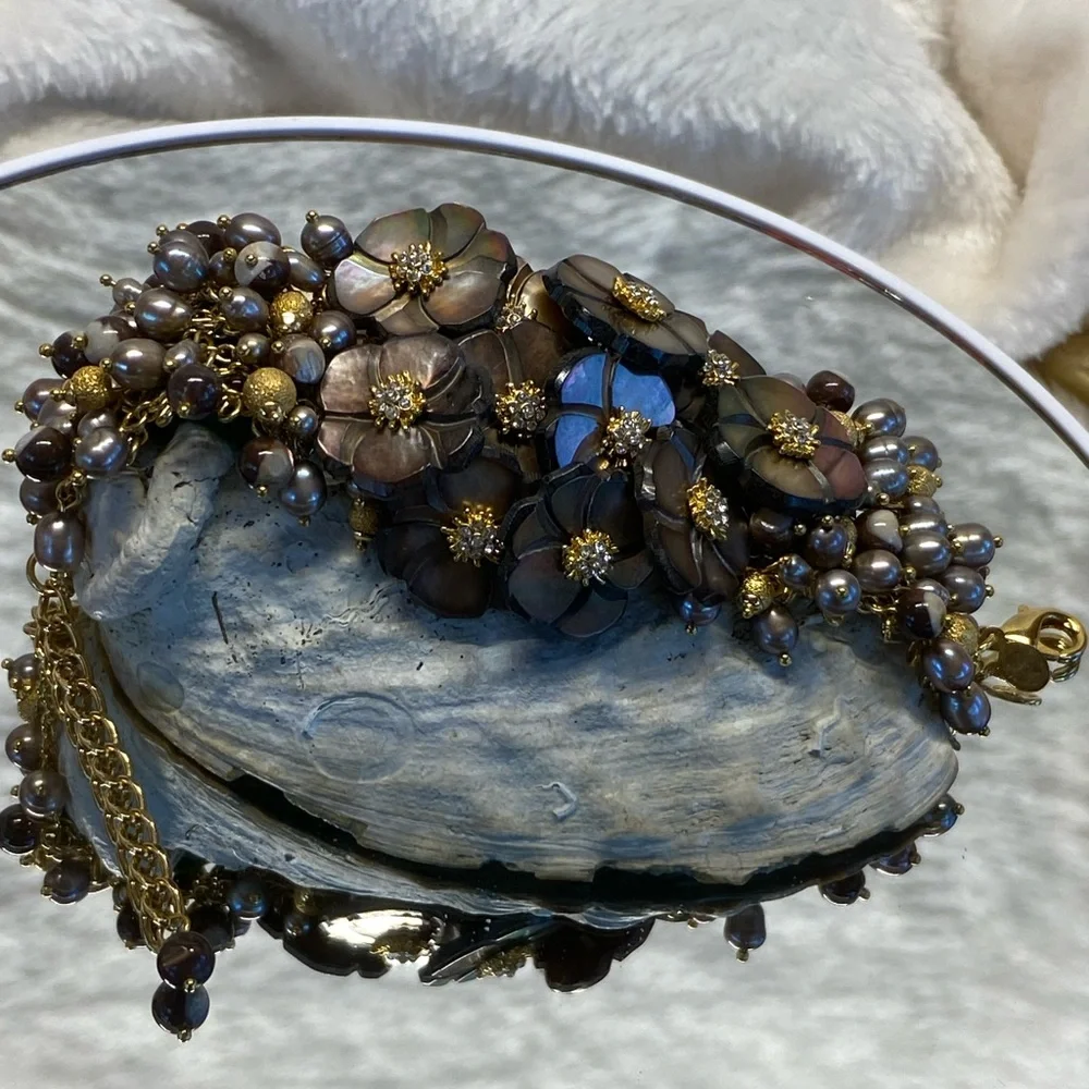 Beautiful Floral Faux Pearl Bracelet Gold Tone 7-8 3/4 Bohemian Style Rhinestone